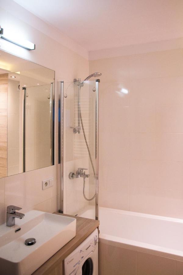 Apartament Karolewska Lodź Bagian luar foto